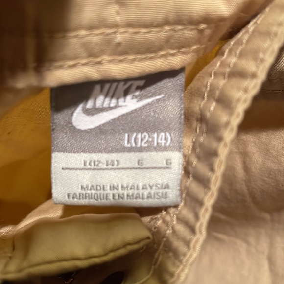 NWOT Nike Capris Tan - Picture 5 of 5